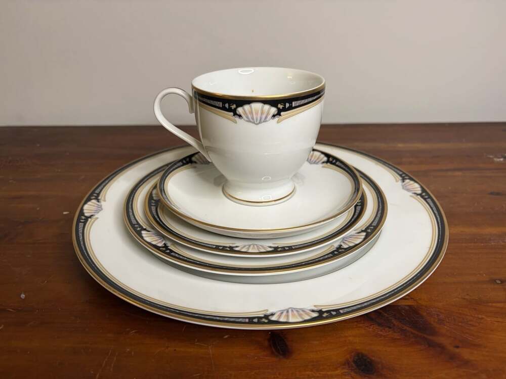 Gorham Newport Scroll 5-Piece Fine China Place Setting